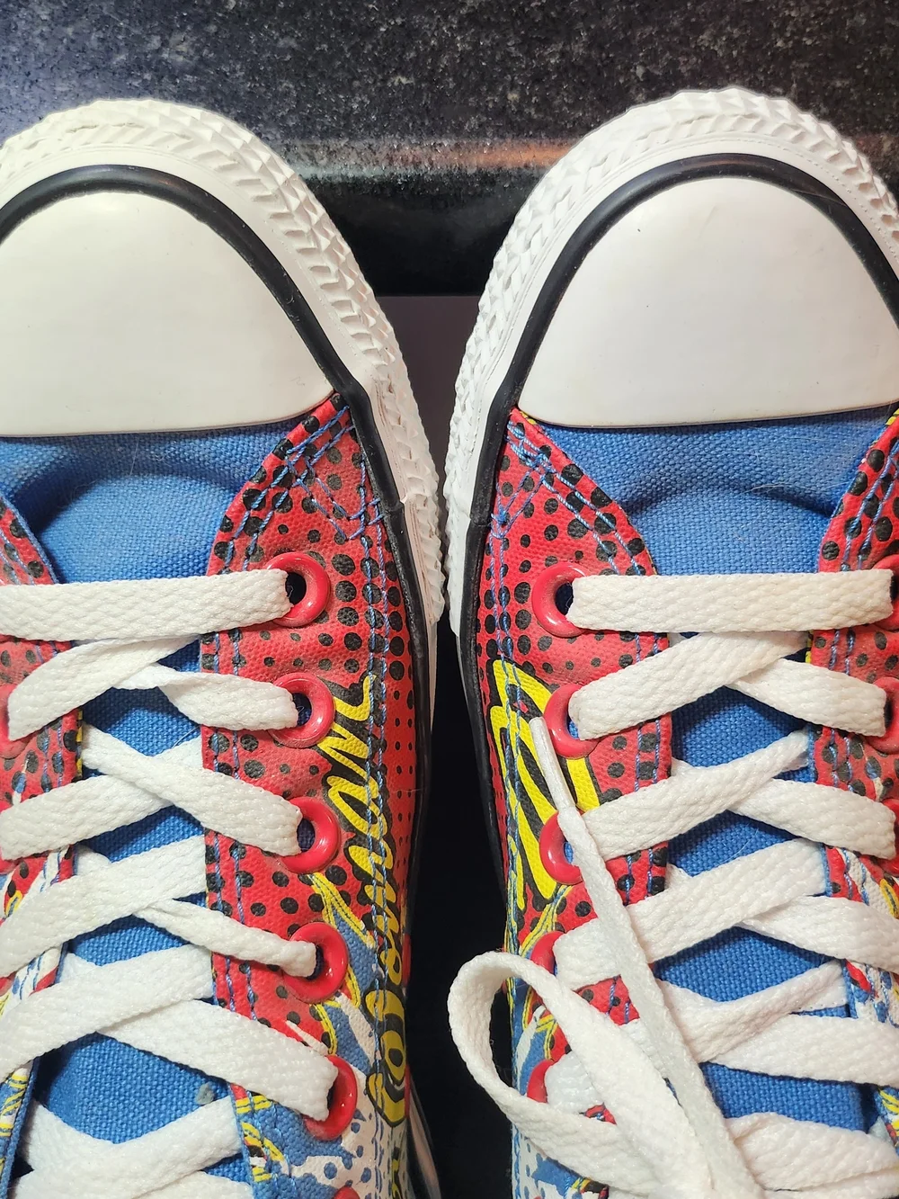 Converse Wonder Woman Comic Pop Art Sneakers - Blue, Red, Yellow, White - Picture 7 of 12